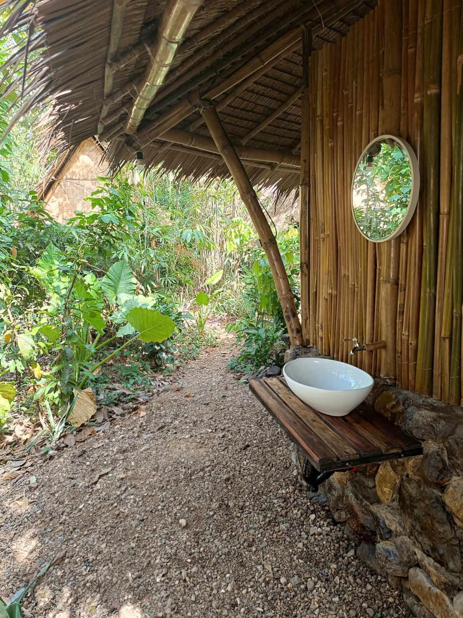 Ecocio Jungle Hostel Coron Dış mekan fotoğraf